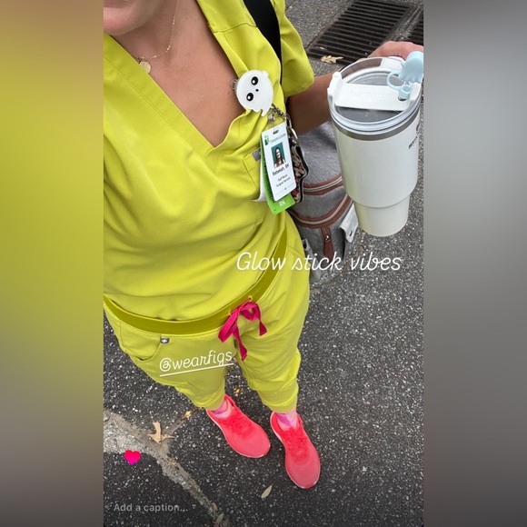 Figs scrubs - Picture 7 of 8